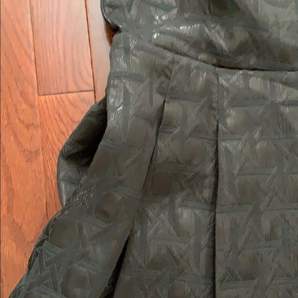 Deep V pleated a line dress - Picture 2 of 3